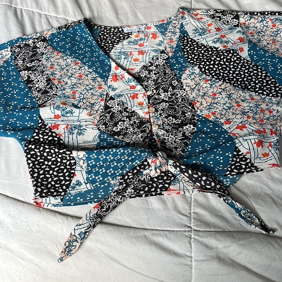 Patrons of peace top - Picture 3 of 5